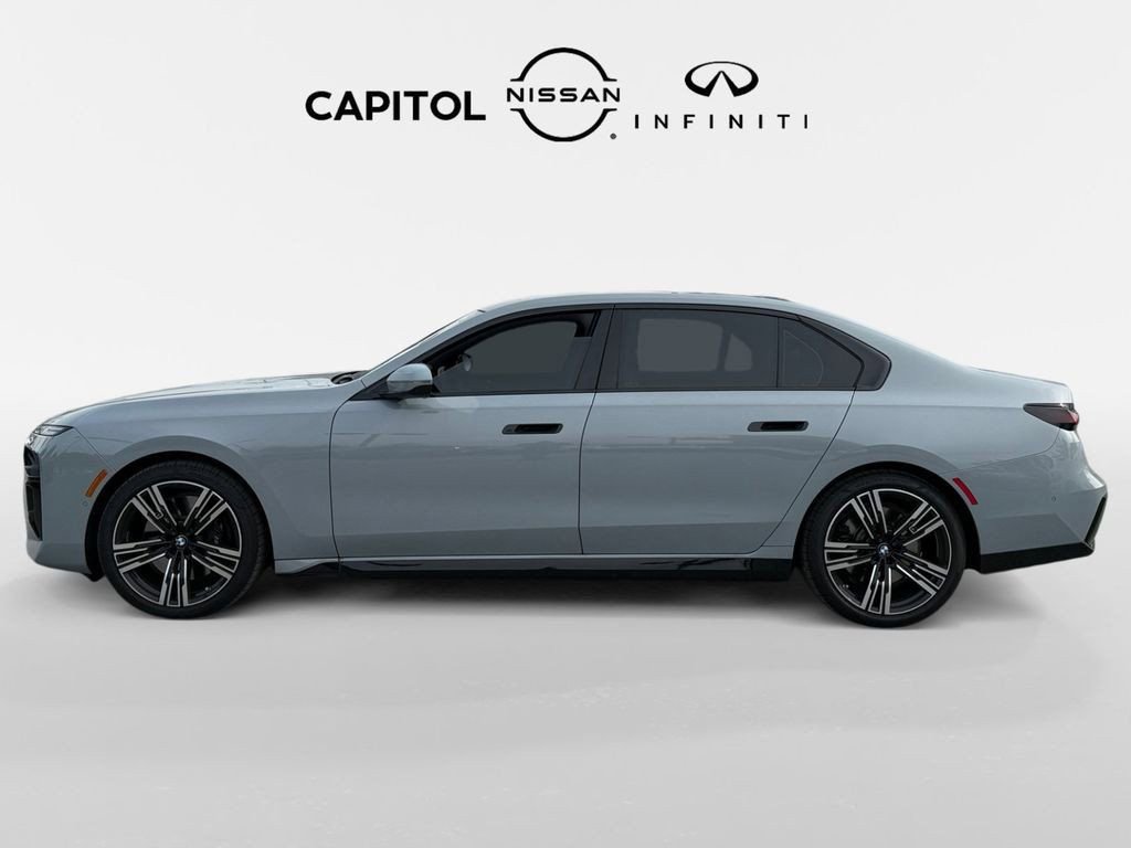 Used 2023 BMW 740i image 10