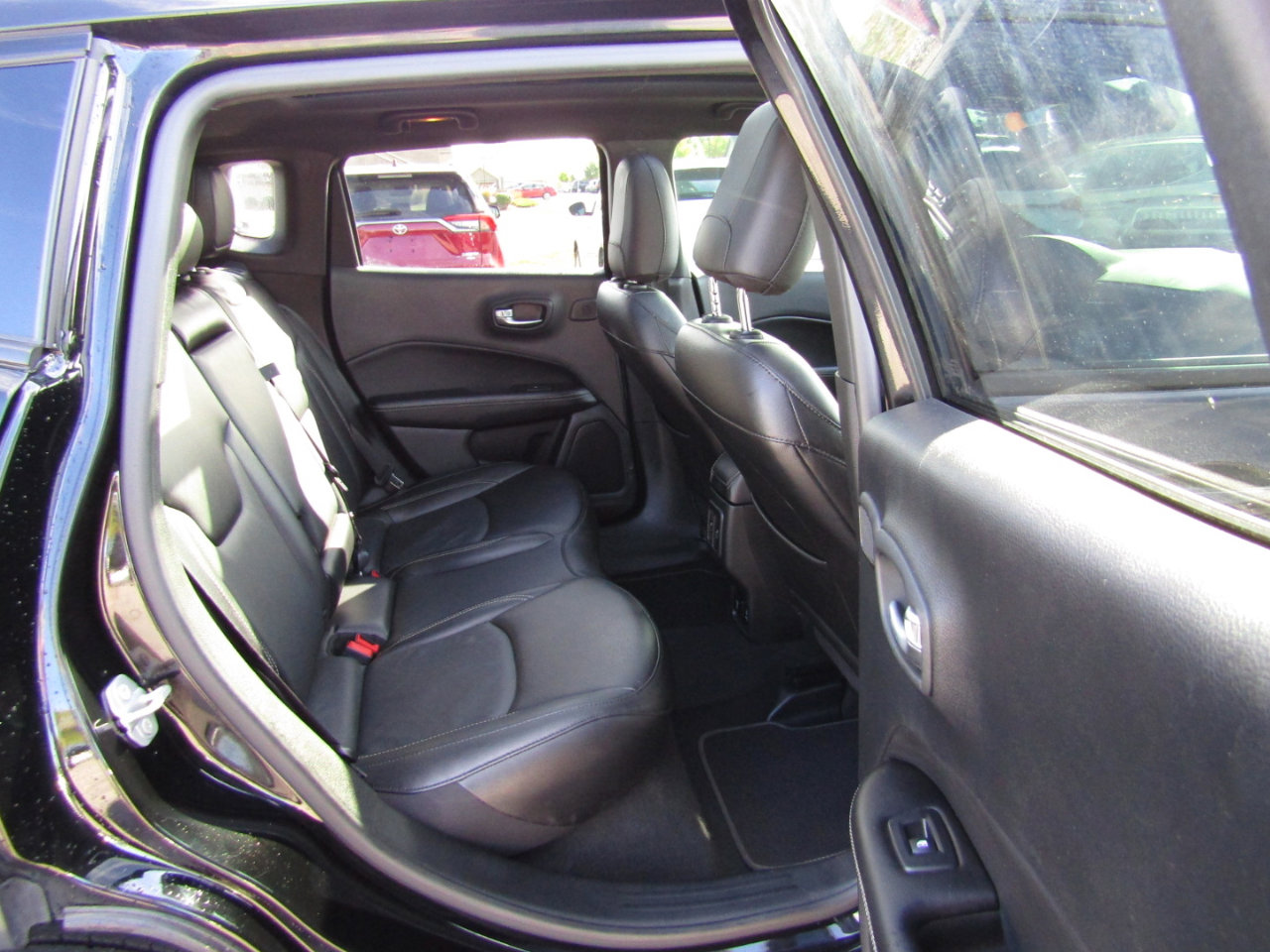 Used 2021 Jeep Compass Latitude w/ Sun and Sound Group image 26