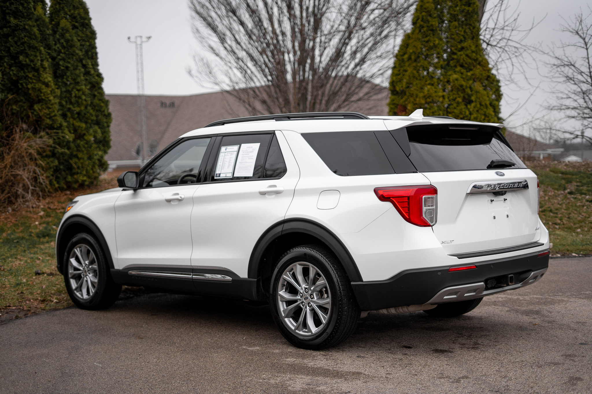 Used 2023 Ford Explorer XLT w/ Equipment Group 202A image 7