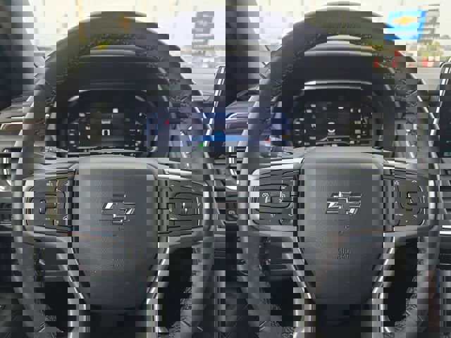 Used 2022 Chevrolet Suburban Z71 w/ Luxury Package AWD/4WD image 19