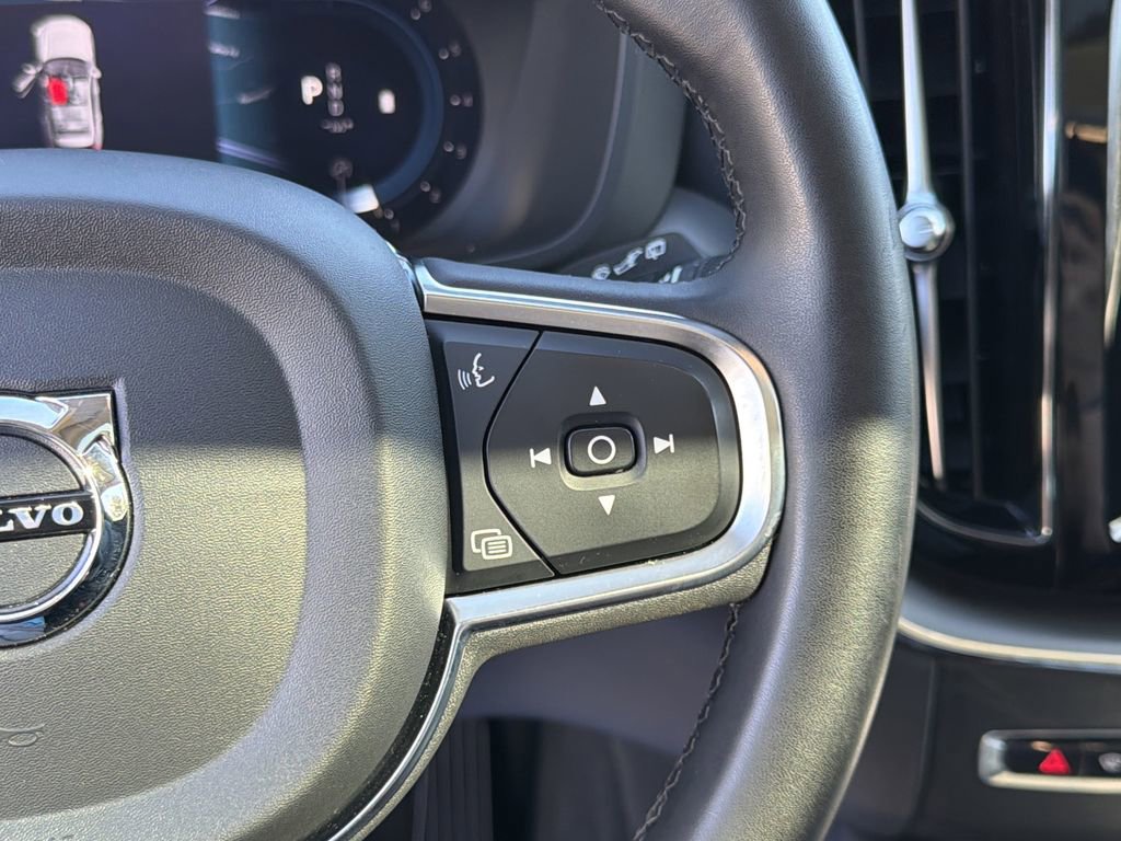 Used 2024 Volvo XC60 B5 Core image 27