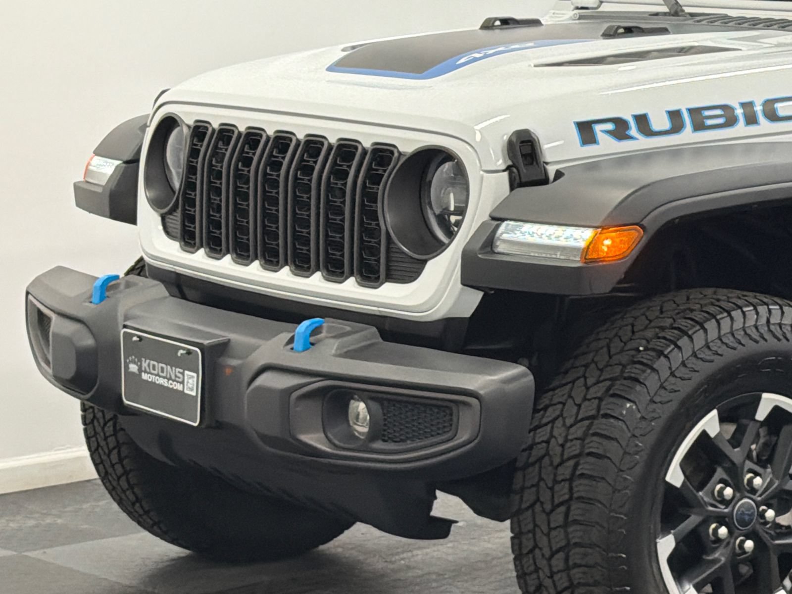 Used 2024 Jeep Wrangler Unlimited Rubicon 4xe AWD/4WD image 2
