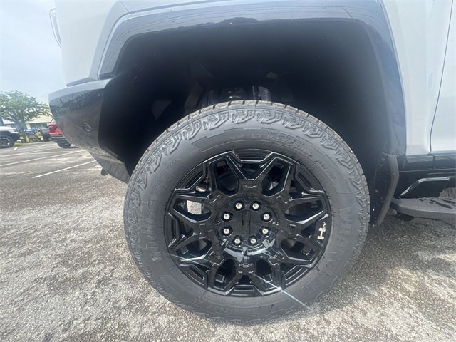 New 2025 GMC Hummer EV 2X image 10