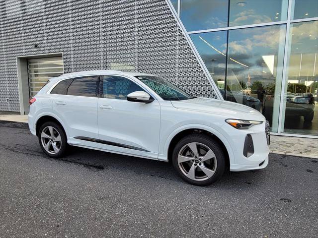 Certified 2025 Audi Q5 Premium AWD/4WD image 6