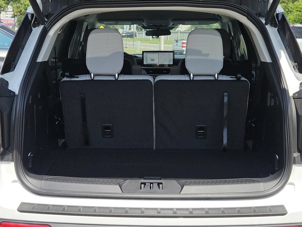 New 2026 Ford Explorer Active w/ Active Comfort Package RWD image 11