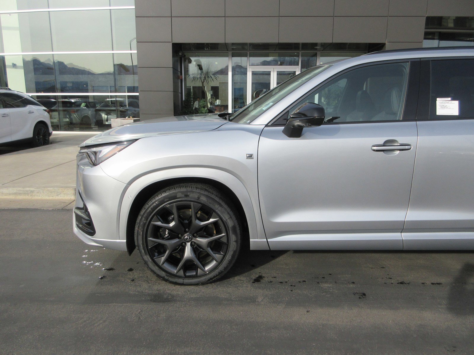 New 2025 Lexus TX 500h AWD image 2