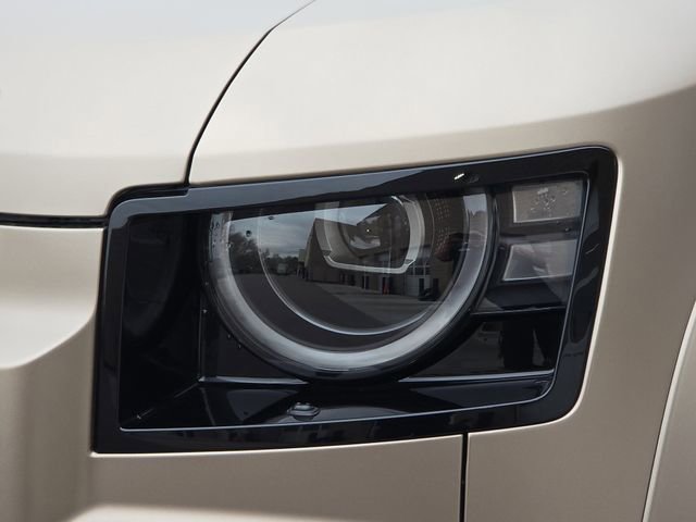 New 2026 Land Rover Defender 110 OCTA image 21