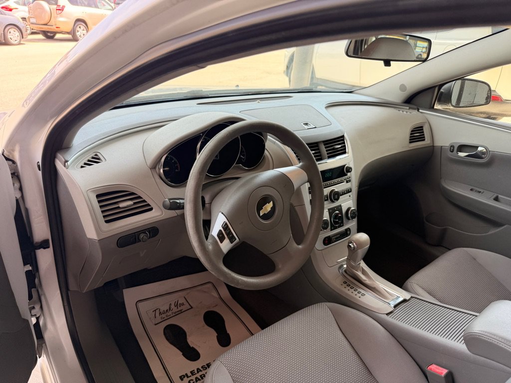 Used 2010 Chevrolet Malibu LS FWD image 9
