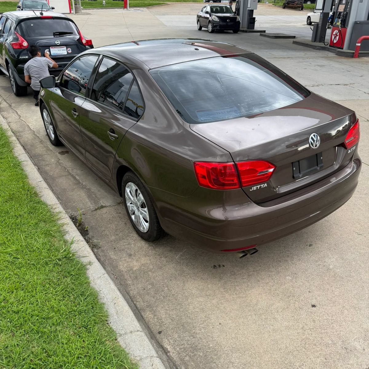 Used 2011 Volkswagen Jetta SE FWD image 4