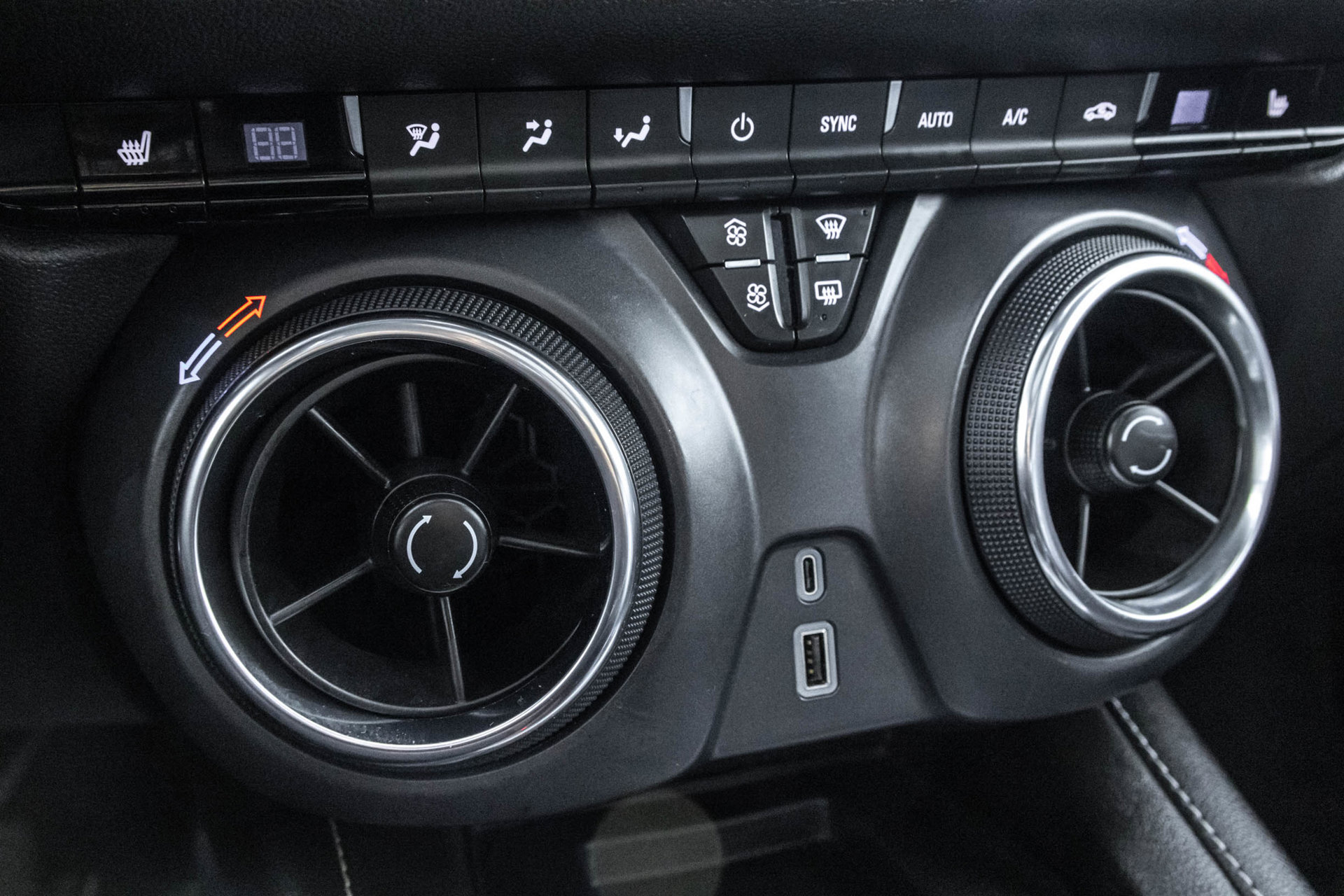 Used 2024 Chevrolet Blazer LT w/ Sound & Technology Package AWD/4WD image 33
