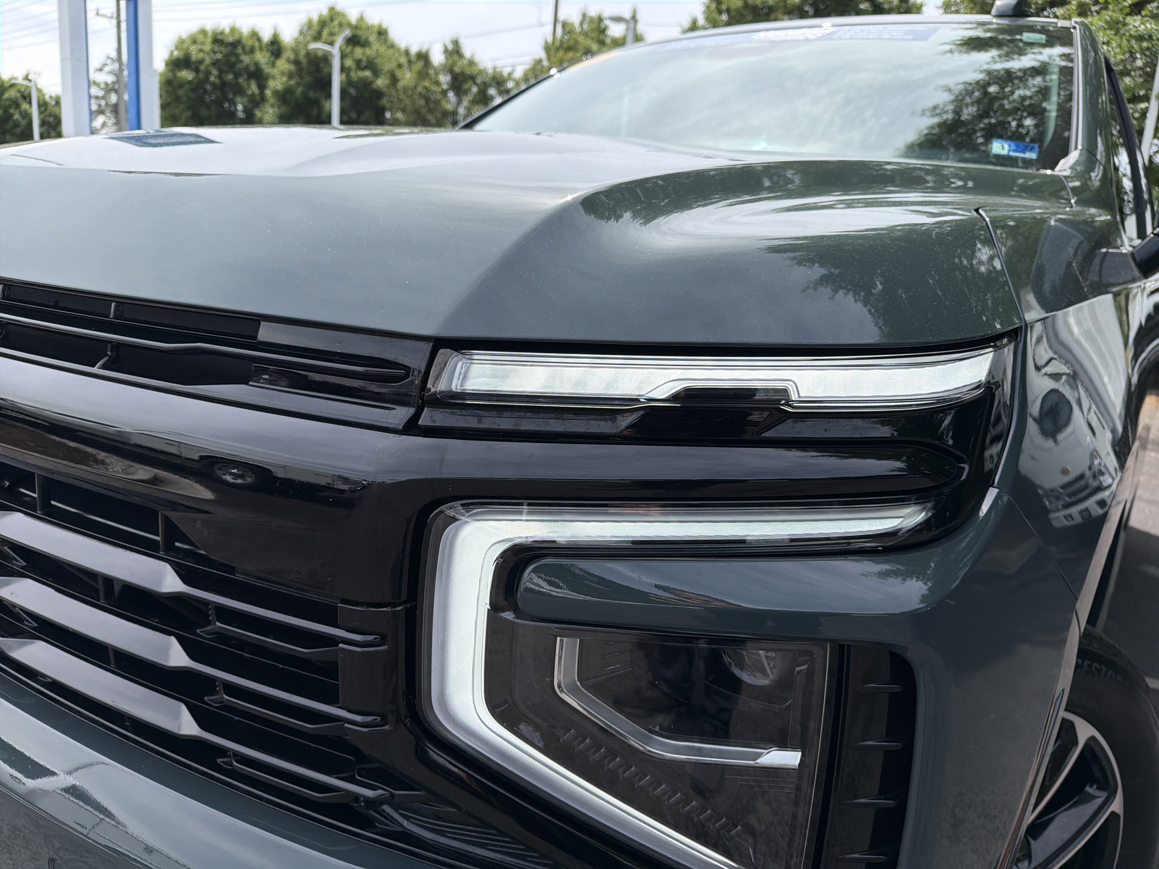 Used 2025 Chevrolet Tahoe RST w/ Comfort Package AWD/4WD image 6