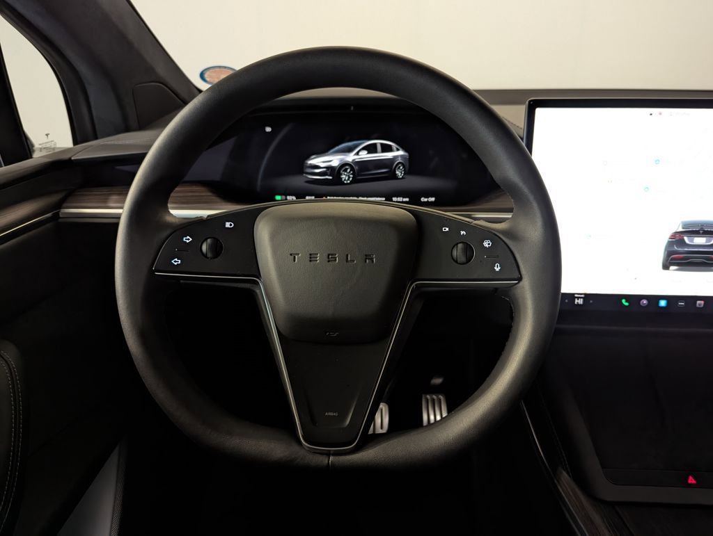 Used 2024 Tesla Model X image 34