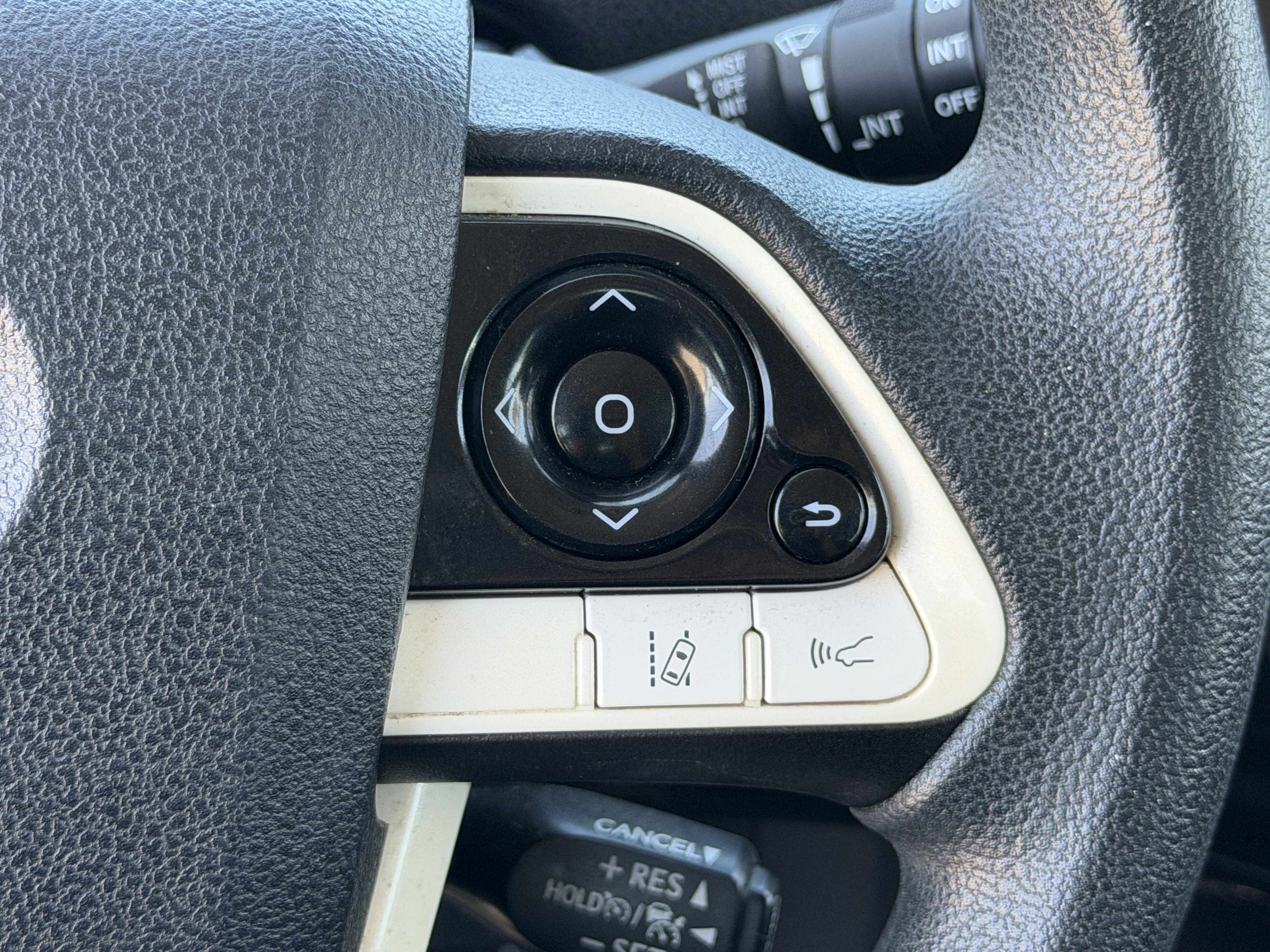 Used 2017 Toyota Prius Two w/ Prius Two Safety Plus Package FWD image 19