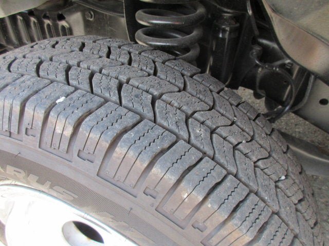 Used 2013 Ford E-450 and Econoline 450 Super Duty w/ Shuttle Bus Prep Pkg RWD image 21