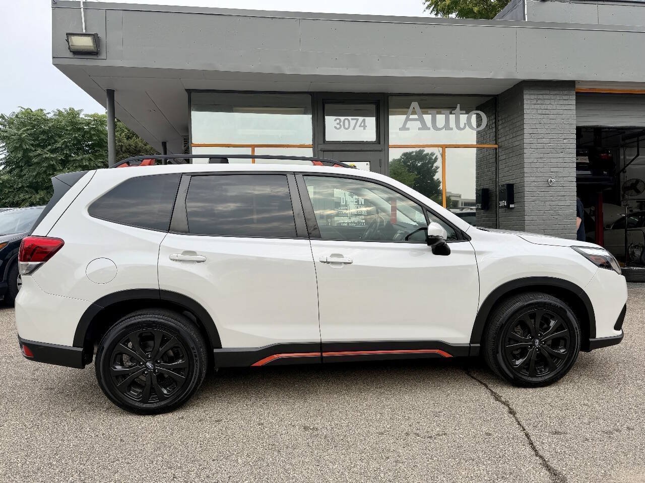 Used 2024 Subaru Forester Sport AWD/4WD image 2