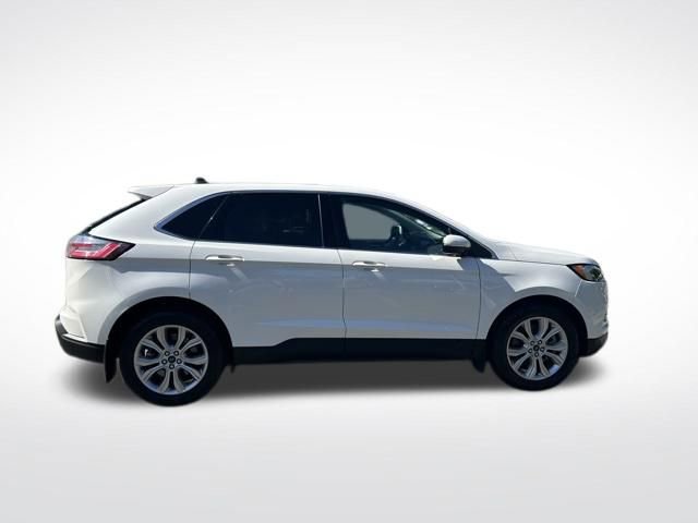 Used 2022 Ford Edge Titanium w/ Equipment Group 301A AWD/4WD image 7