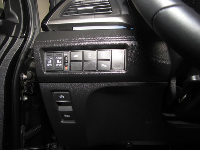 Certified 2022 Honda Odyssey Touring image 8