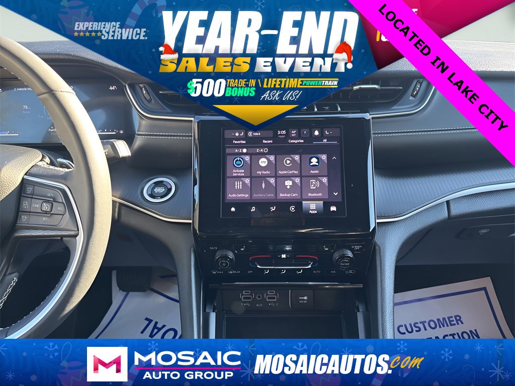 Used 2024 Jeep Grand Cherokee Altitude image 17