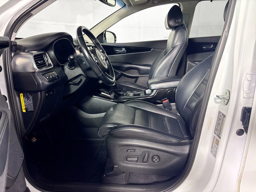 Used 2018 Kia Sorento SX image 11