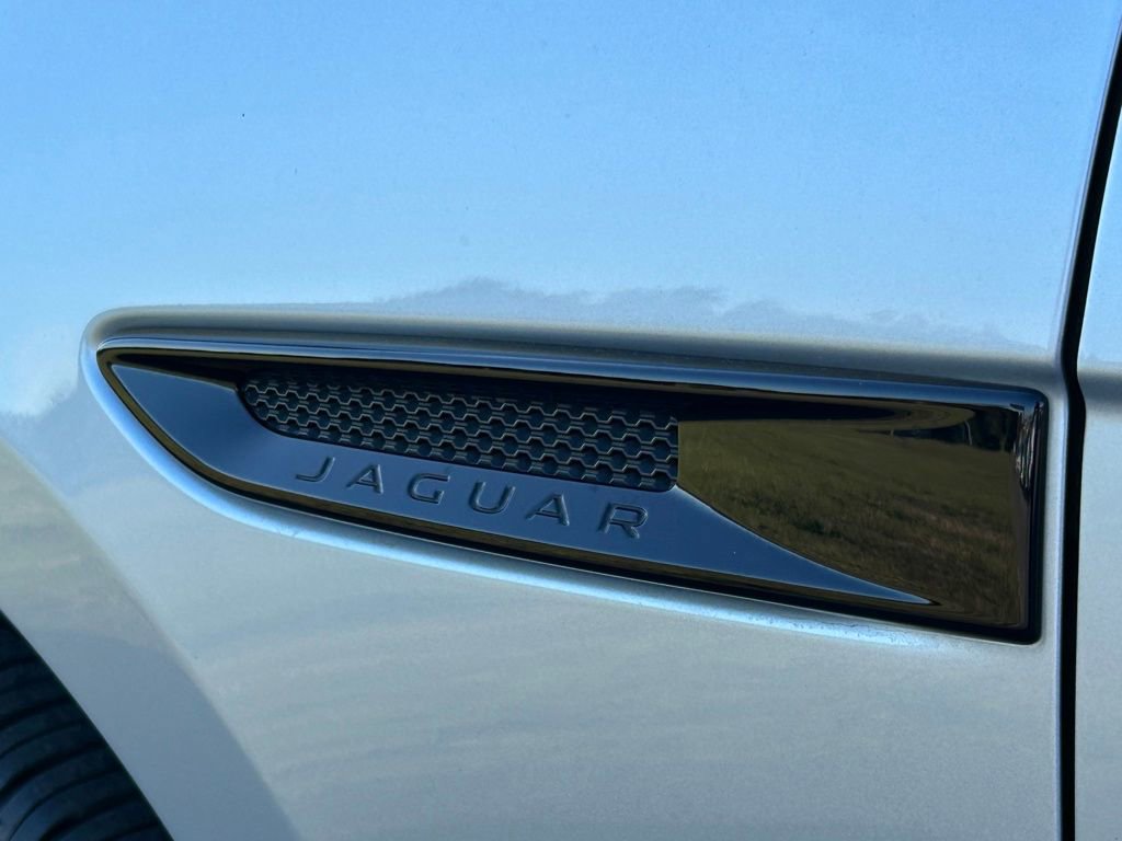 Used 2019 Jaguar F-PACE Prestige image 42