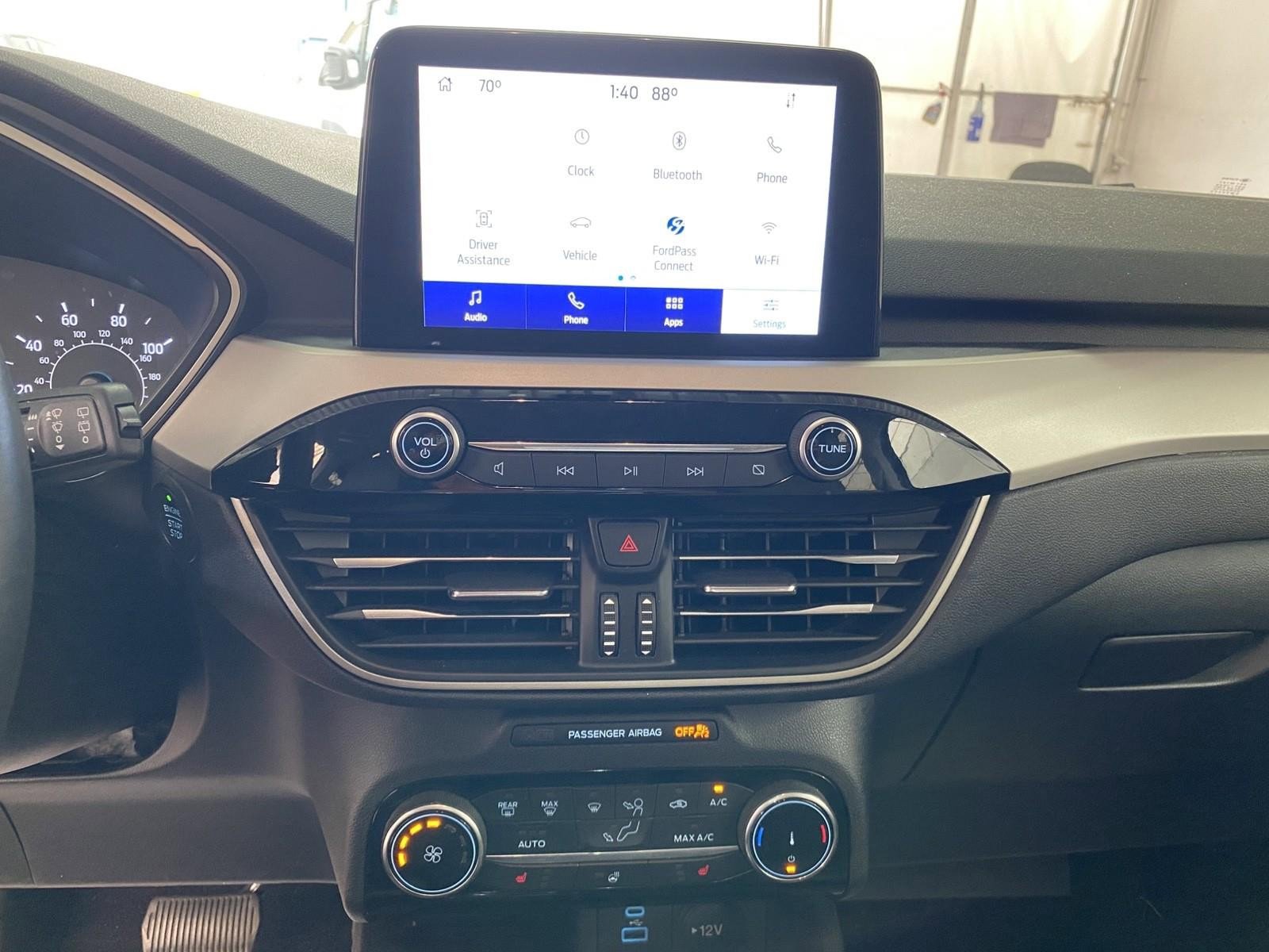 Used 2022 Ford Escape SE w/ Cold Weather Package image 21