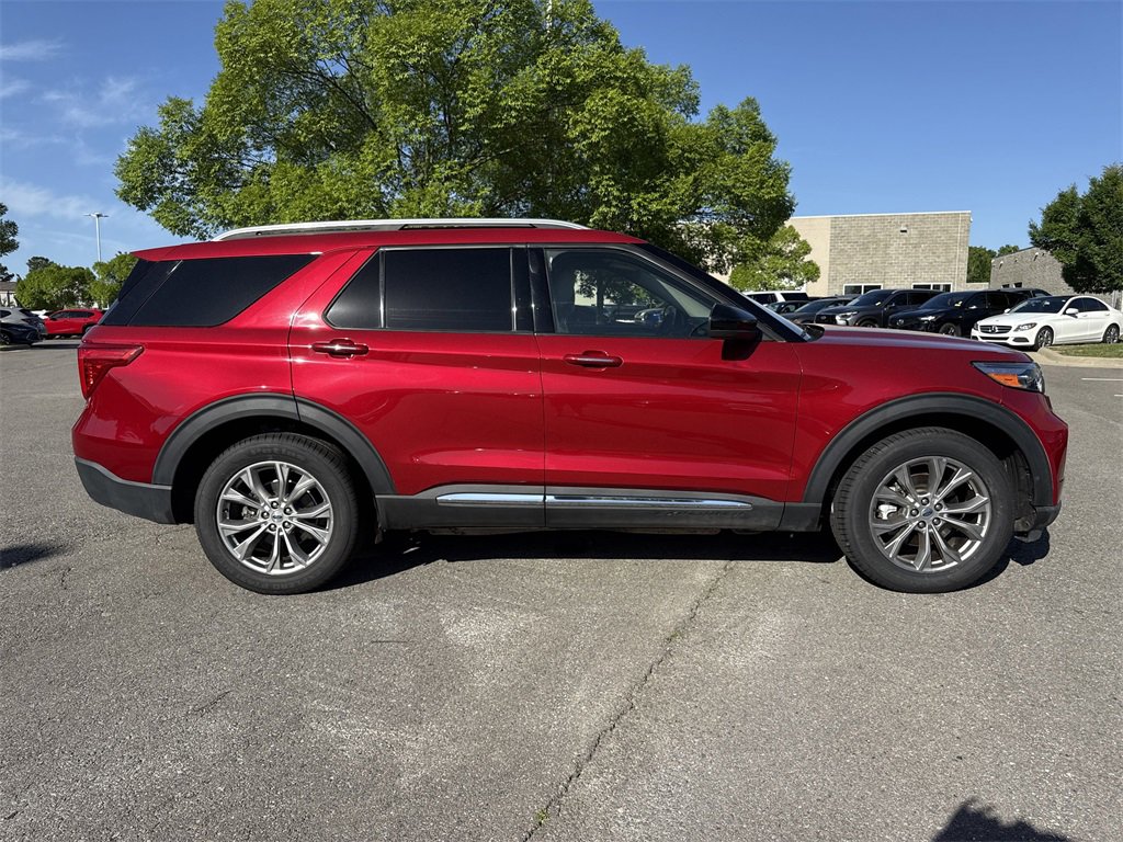 Used 2022 Ford Explorer Limited image 2