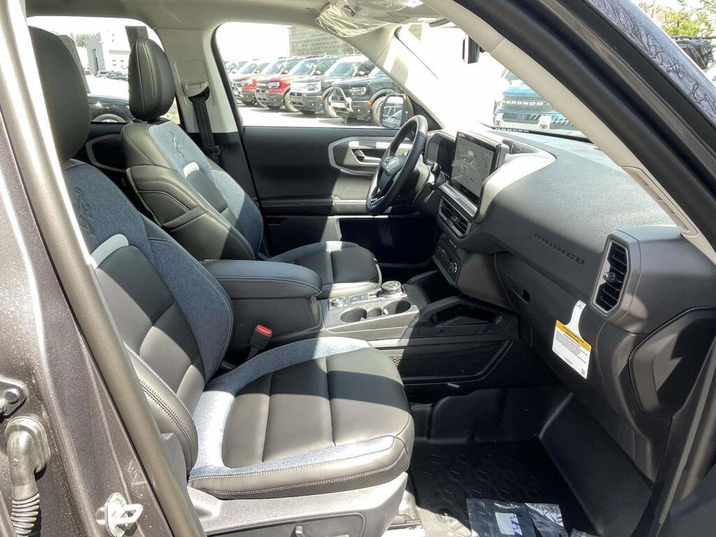 New 2025 Ford Bronco Sport Outer Banks w/ Sasquatch Outer Banks Package AWD/4WD image 21