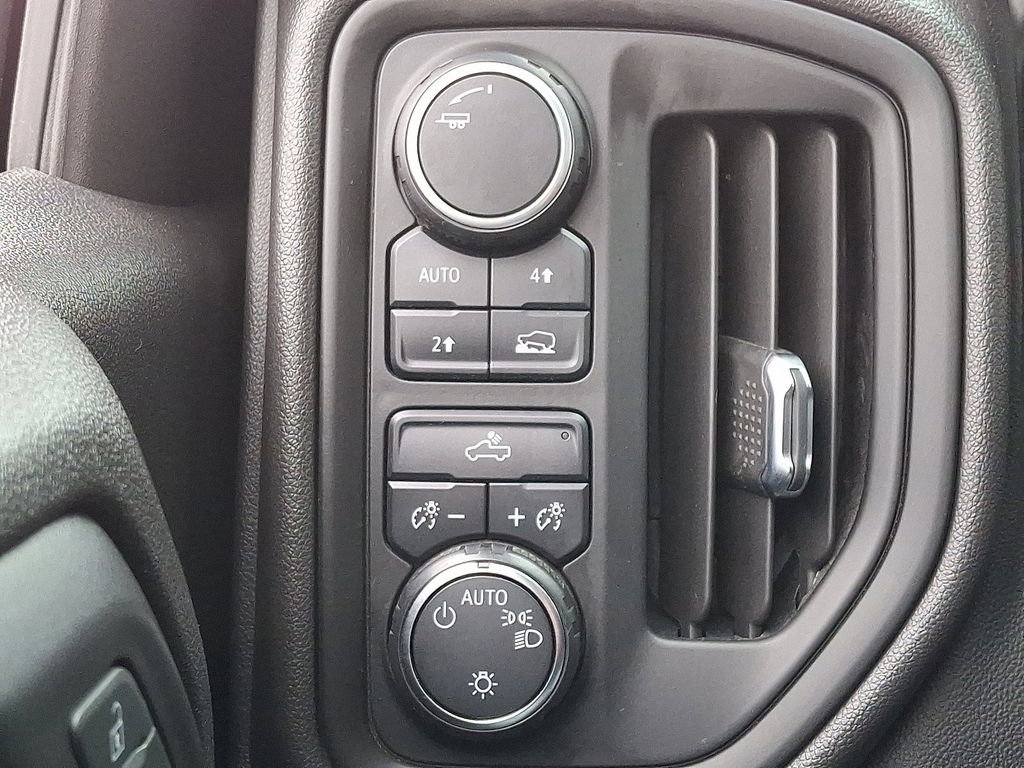 Used 2020 Chevrolet Silverado 1500 Custom w/ Custom Value Package image 22