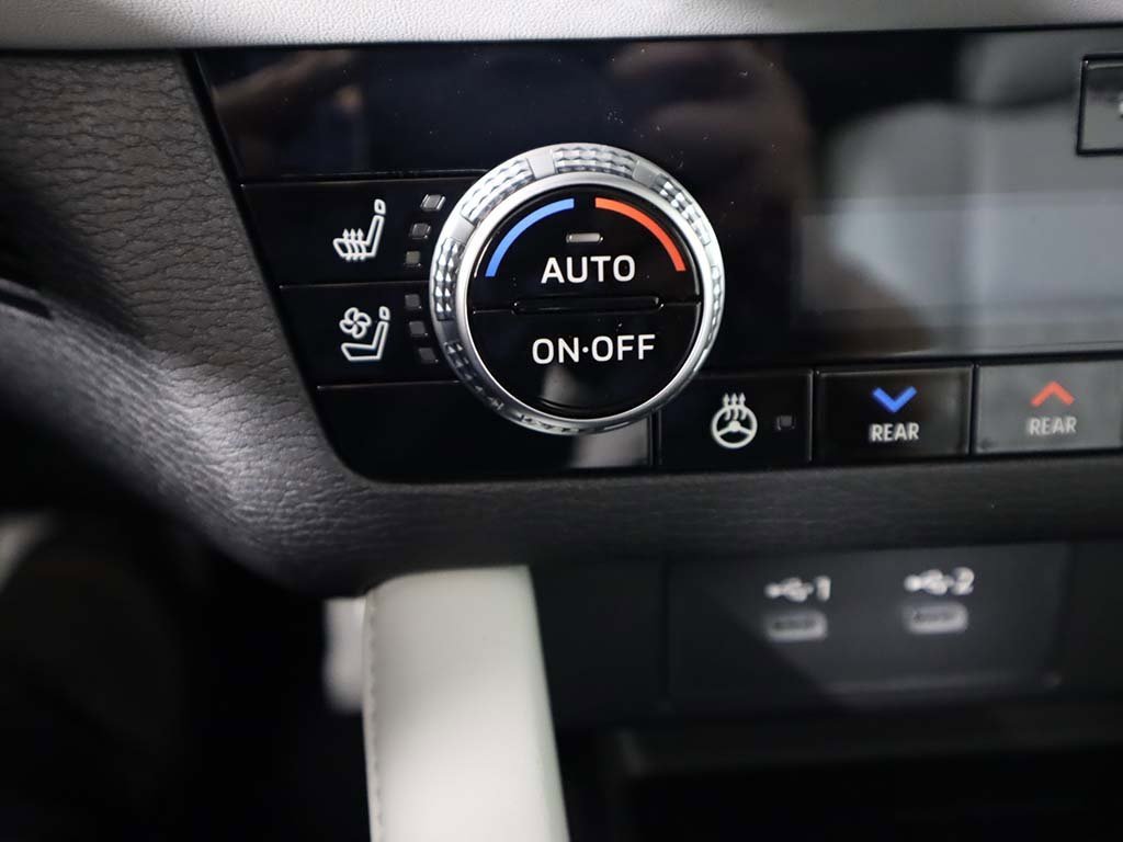 New 2025 Mitsubishi Outlander AWD image 53