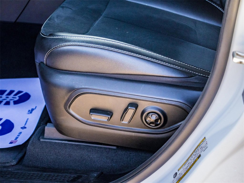 Used 2024 Jeep Grand Cherokee L Laredo image 23