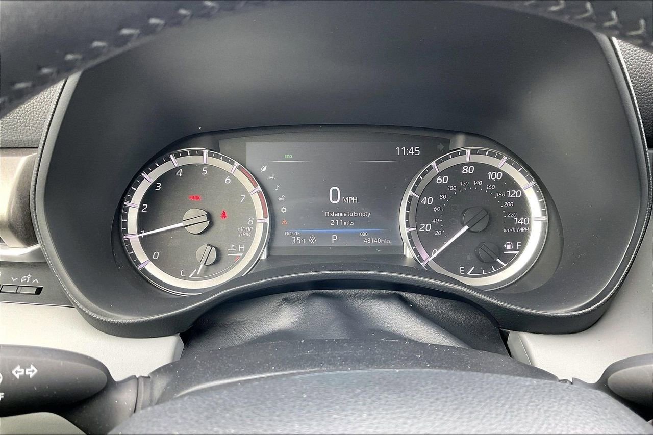 Used 2023 Toyota Highlander LE image 11