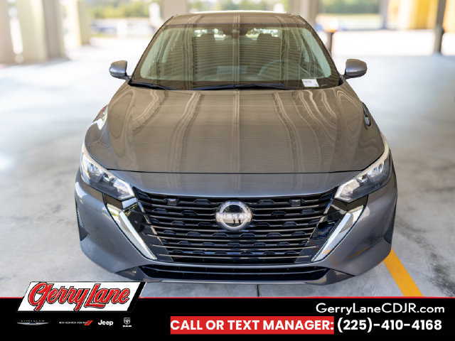 Used 2025 Nissan Sentra SV FWD image 2