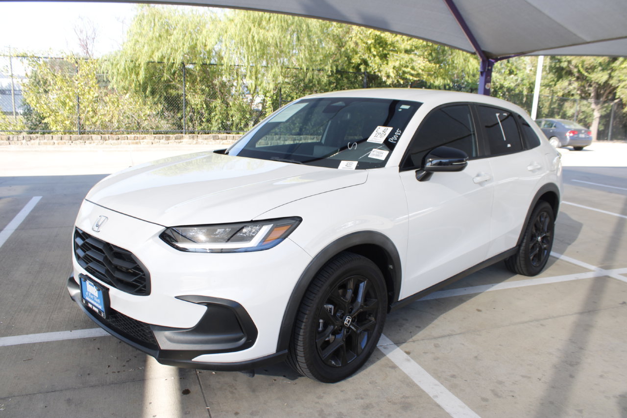 Used 2024 Honda HR-V Sport image 1