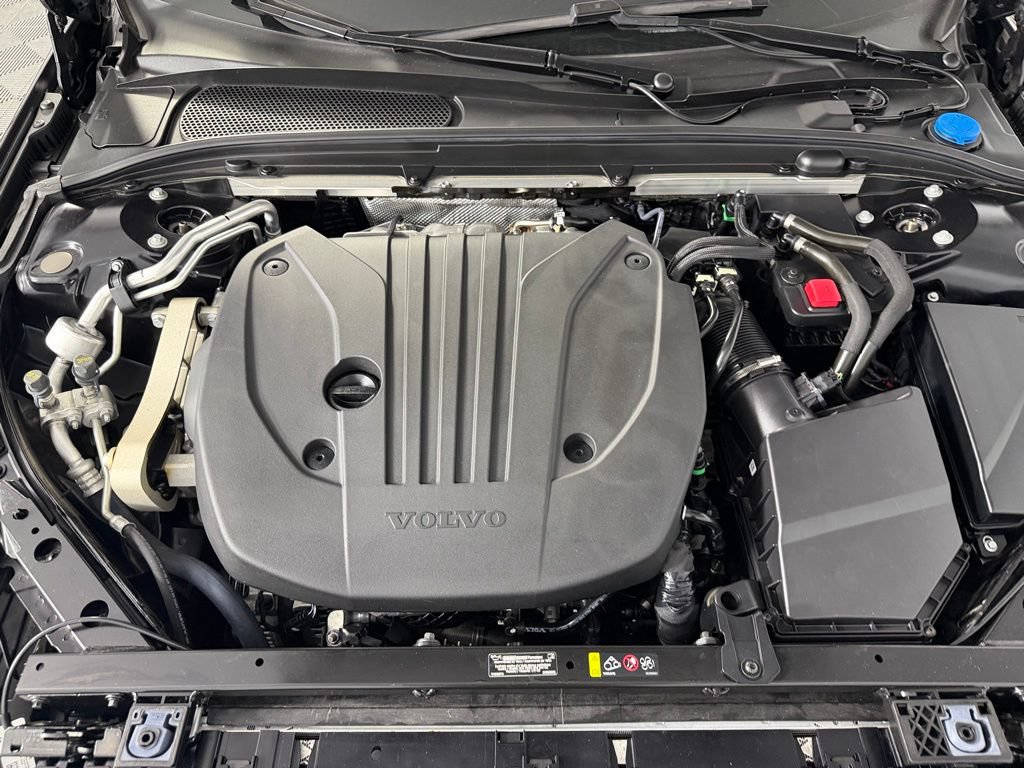 Used 2025 Volvo S60 B5 Plus FWD image 31