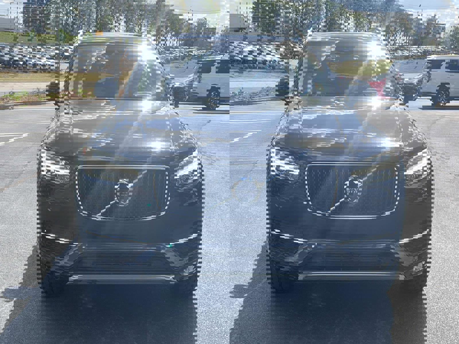 Used 2016 Volvo XC90 T6 Momentum w/ Momentum Plus Package image 3