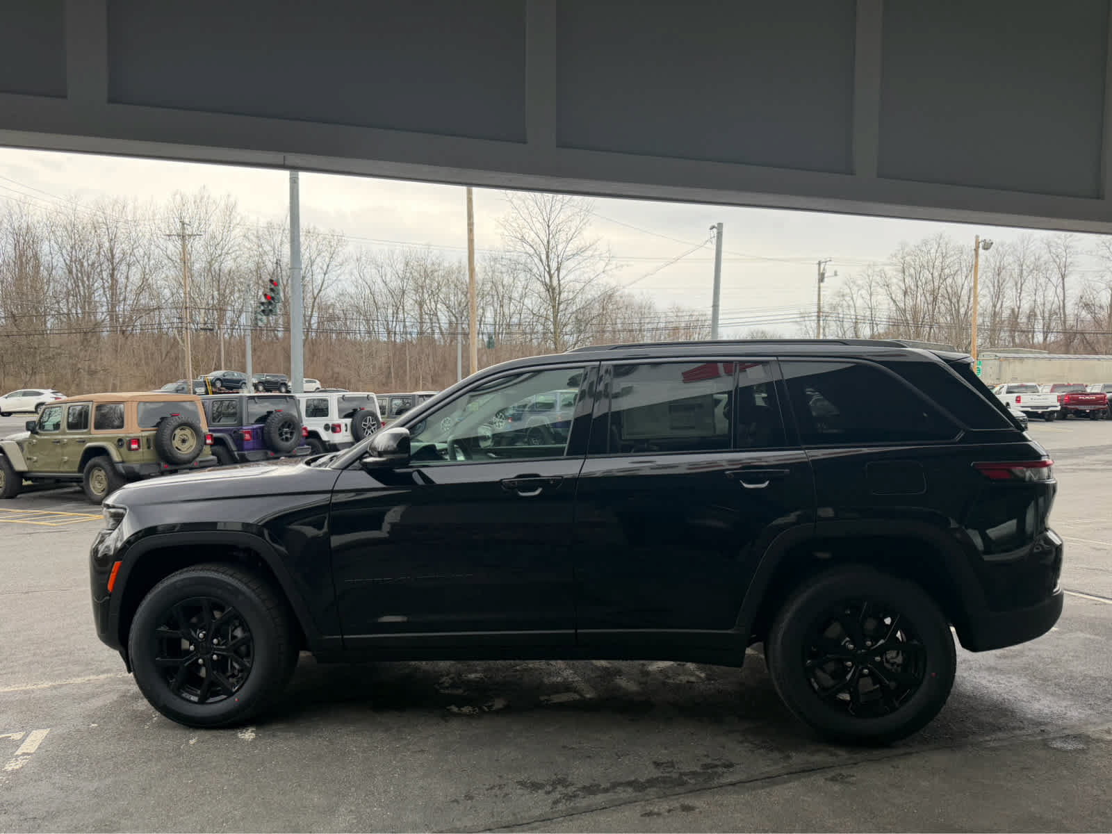 New 2026 Jeep Grand Cherokee Altitude AWD/4WD image 4