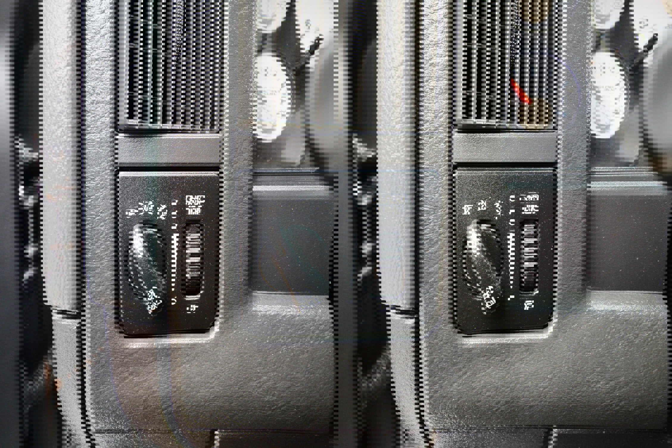 Used 2003 Dodge Ram 2500 Truck SLT image 24