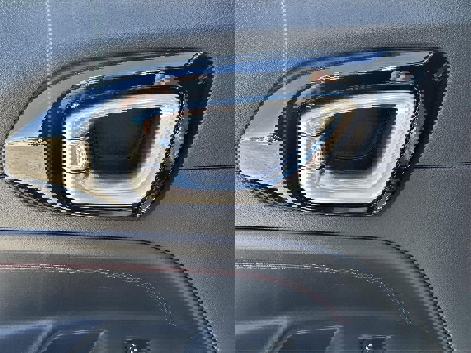 Used 2025 Jeep Compass Trailhawk image 37