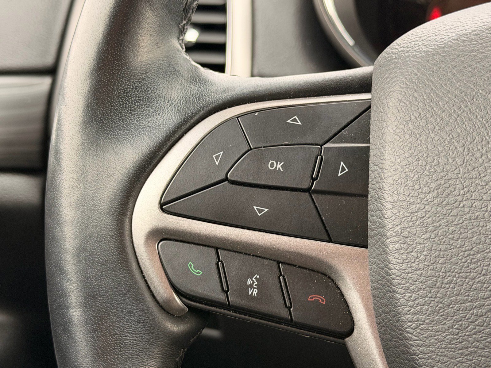 Used 2022 Jeep Grand Cherokee Laredo X image 15