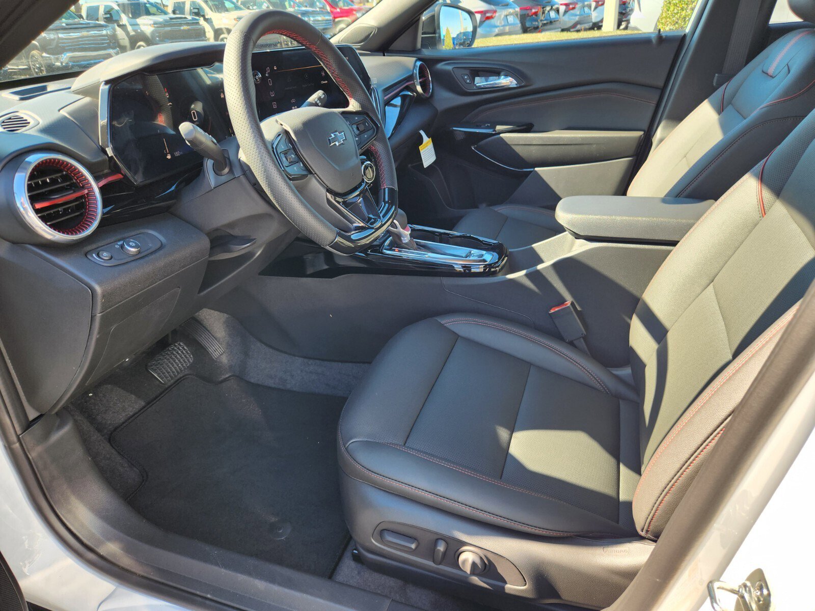 New 2026 Chevrolet Trax RS w/ Driver Confidence Package image 5