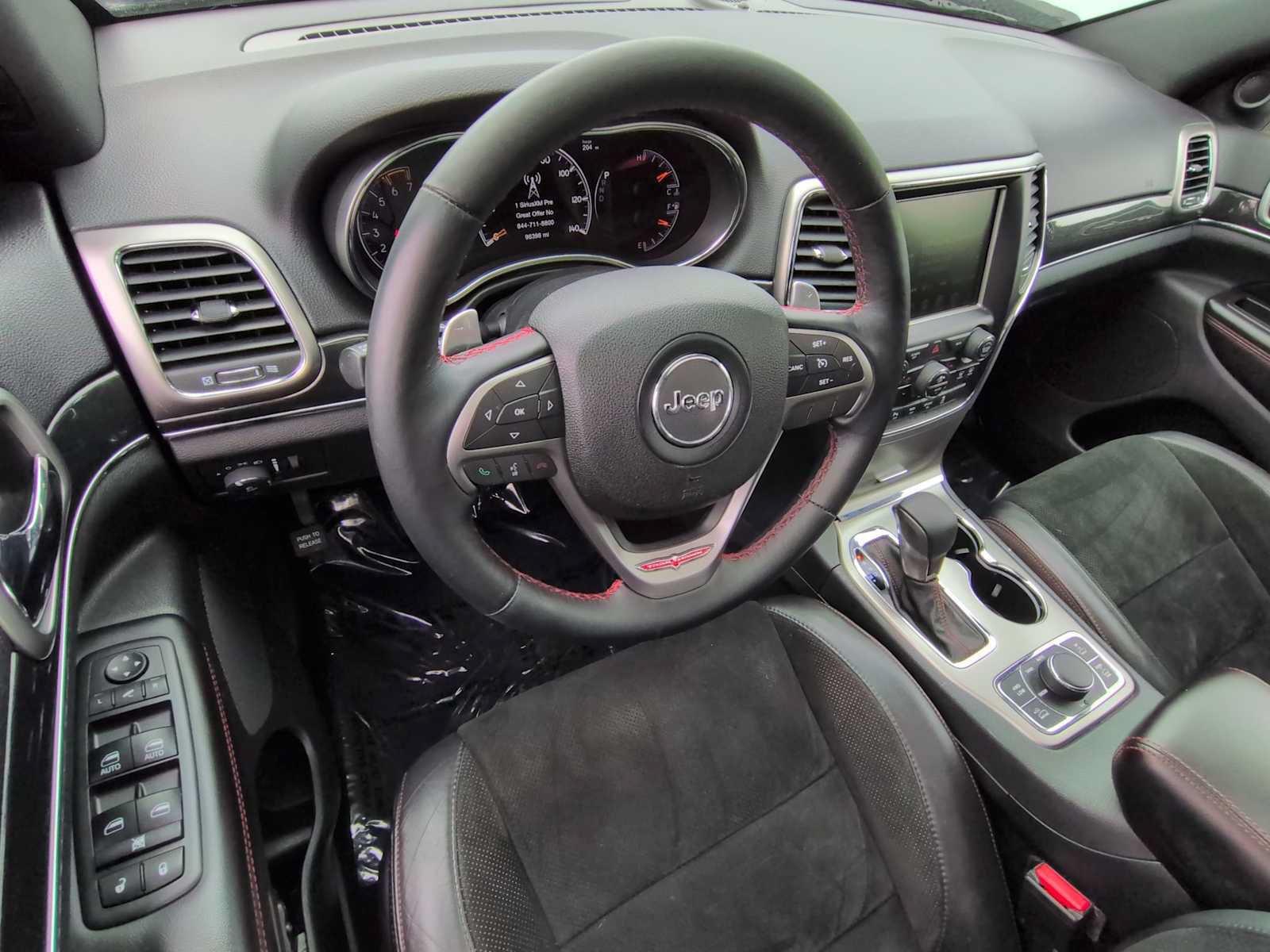 Used 2017 Jeep Grand Cherokee Trailhawk AWD/4WD image 10