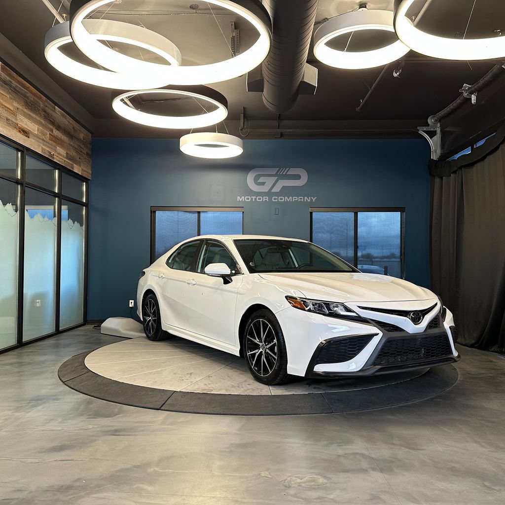 Used 2022 Toyota Camry SE
