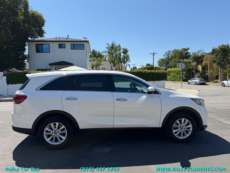 Used 2019 Kia Sorento FWD image 6