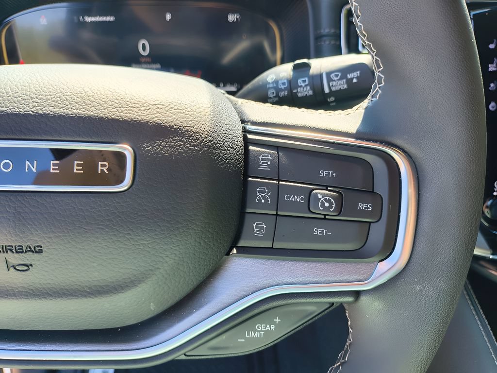 Used 2024 Jeep Wagoneer Series II RWD image 23