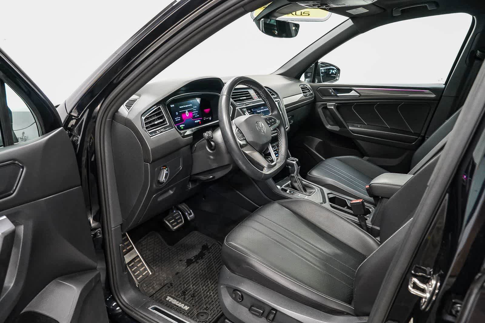 Used 2023 Volkswagen Tiguan SE R-Line FWD image 18