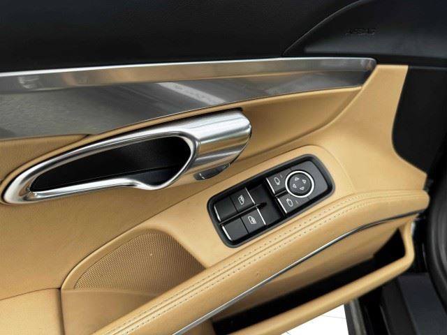 Used 2019 Porsche 911 Targa 4 AWD/4WD image 24