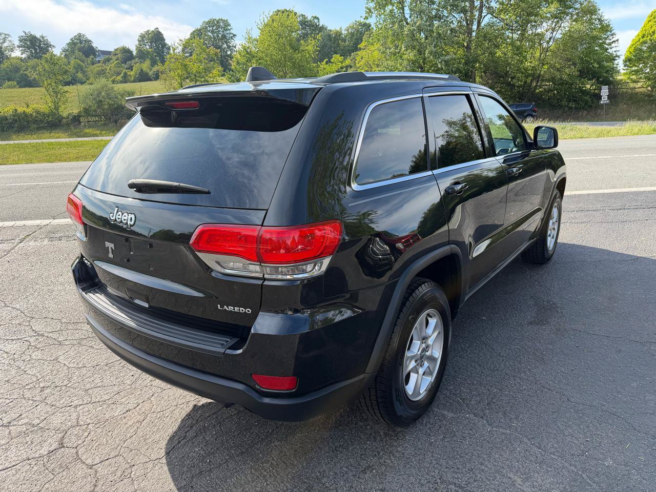 Used 2014 Jeep Grand Cherokee Laredo w/ Quick Order Package 23E AWD/4WD image 7