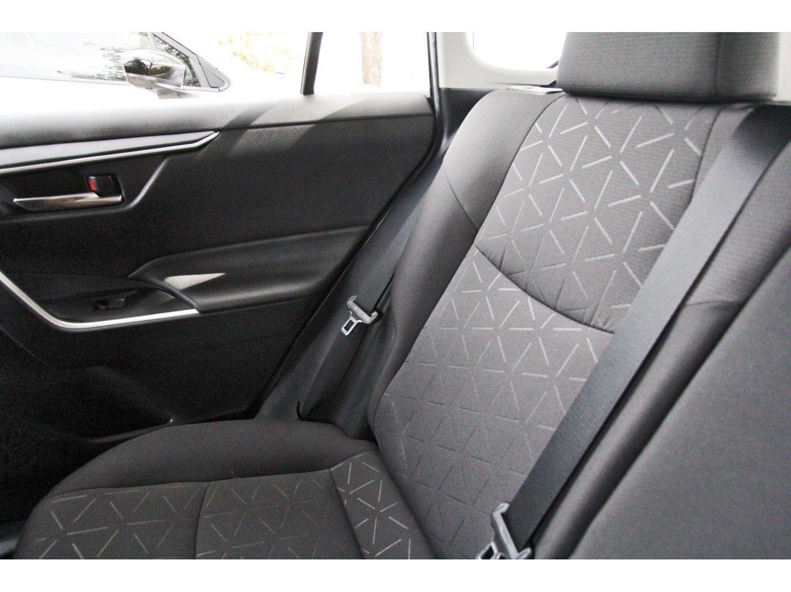 Used 2021 Toyota RAV4 XLE FWD image 11