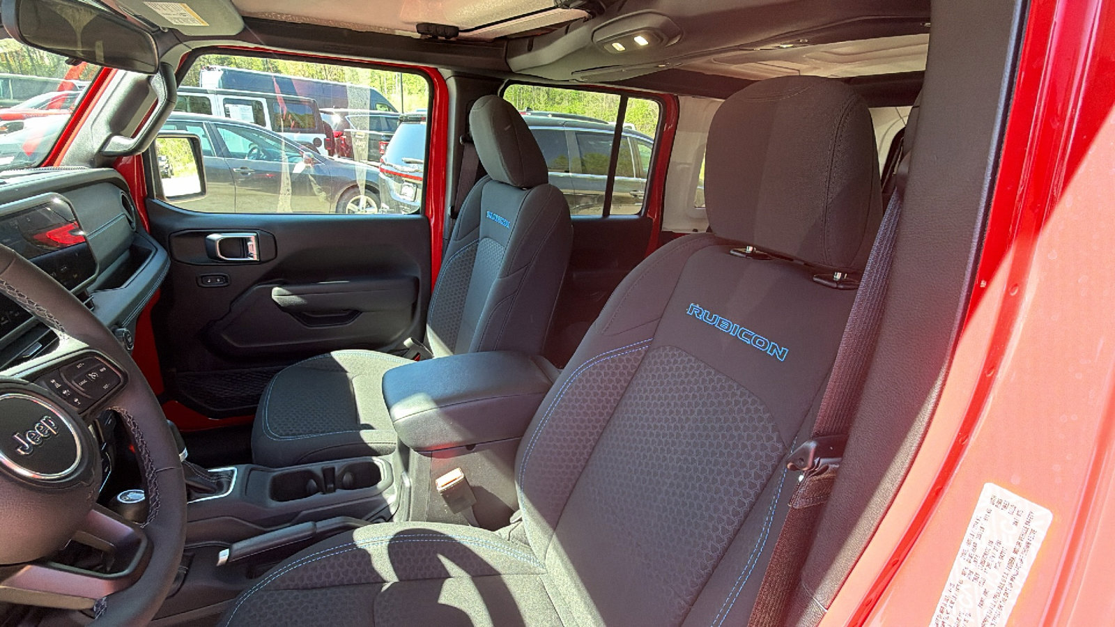 Used 2025 Jeep Wrangler Unlimited Rubicon 4xe w/ Convenience Group AWD/4WD image 17