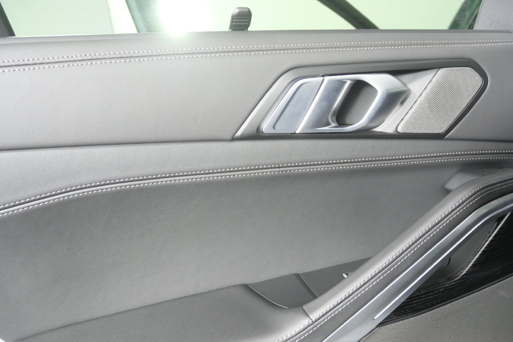 Certified 2026 BMW X6 M60i AWD/4WD image 15